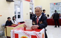 Cử tri xã Trung Lý phấn khởi tham gia ngày hội non sông