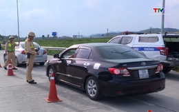 Cảnh sát giao thông tăng cường kiểm tra, xử lý vi phạm trên cao tốc