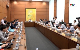 Quốc hội thảo luận tại tổ các nội dung về phát triển kinh tế - xã hội