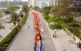 Biển mùa lễ hội