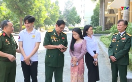 Phát huy vai trò cầu nối hữu nghị Việt Nam - Lào