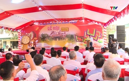 Khai hội Phủ Vàng