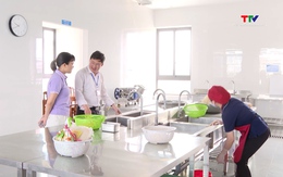 Kiểm tra an toàn thực phẩm bếp ăn tập thể trong trường học