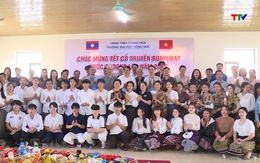 Trường  Đại học Hồng Đức tổ chức Tết Bunpimay cho lưu học sinh Lào
