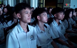 Chiếu phim lưu động phục vụ Nhân dân
