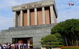 Gần 7.000 lượt khách vào Lăng viếng Bác