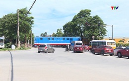 Tăng cường bảo đảm an toàn giao thông tại khu vực đường sắt giao cắt đường bộ