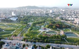 Các sân chơi thể dục thể thao ngoài trời sôi động khi vào hè