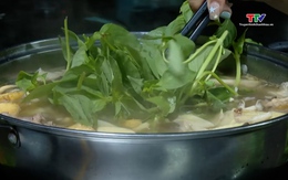 Hương vị thơm ngon của lẩu gà lá é