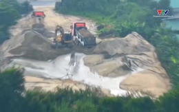 Bắt quả tang 3 tàu hút cát trái phép trên sông Đồng Nai