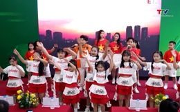 Trao tặng “Thư viện Nâng cánh ước mơ” cho trẻ em