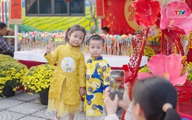 Thiếu nhi: Vui ngày hội xuân