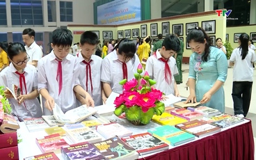 Hơn 3.500 lượt khách tham quan triển lãm "Thanh Hóa – 70 năm với chiến thắng Điện Biên Phủ"