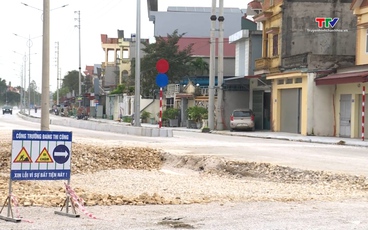 Thi công đường Điện Bàn, xã Hoằng Hóa gây mất an toàn