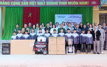 Công đoàn Báo và Phát thanh, truyền hình Thanh Hóa tiếp sức học sinh vùng cao
