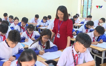 Mòn mỏi chờ chi trả tiền dạy tăng giờ