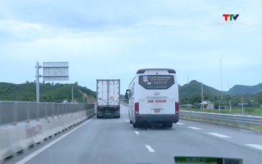 Khẩn trương đề xuất phương án hoàn thiện các tuyến cao tốc đầu tư phân kỳ