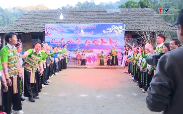 “Chung tay đón Tết – Gắn kết bản Mông” tại xã Sơn Thuỷ