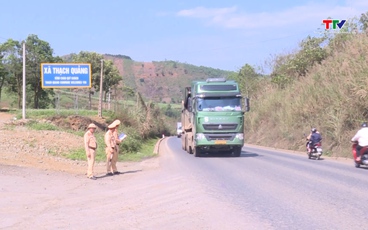 Nguy hiểm rình rập trên tuyến đường Hồ Chí Minh, đoạn qua xã Thạch Quảng