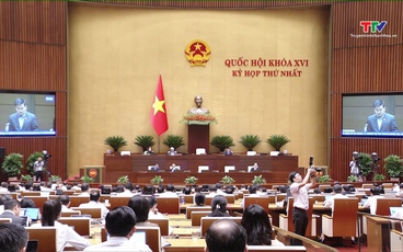 Quốc hội thảo luận tại hội trường về các dự án luật