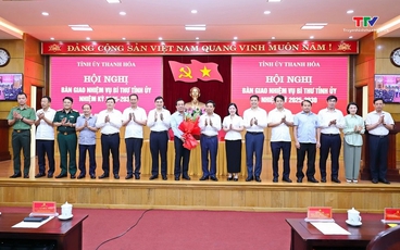 Bàn giao nhiệm vụ Bí thư Tỉnh ủy Thanh Hóa