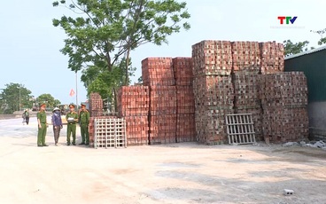 Chấn chỉnh tình trạng lấn chiếm hành lang giao thông trên tuyến Quốc lộ 1A