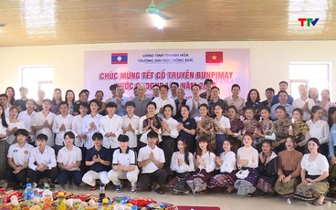 Trường  Đại học Hồng Đức tổ chức Tết Bunpimay cho lưu học sinh Lào