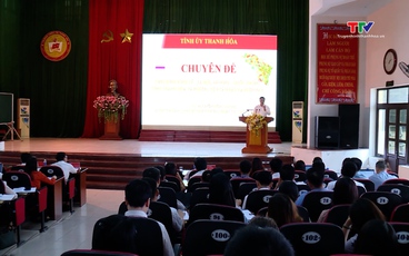 Bồi dưỡng, cập nhật kiến thức cho đội ngũ giảng viên lý luận chính trị