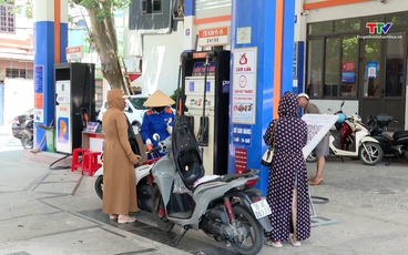 Ngày đầu chính thức kinh doanh xăng E10