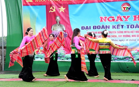 Xã Tây Đô ra mắt Câu lạc bộ “Cồng chiêng, Váy Mường”