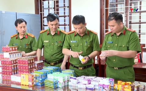 Khởi tố 14 đối tượng, thu giữ gần 10 tấn nguyên liệu và thuốc giả