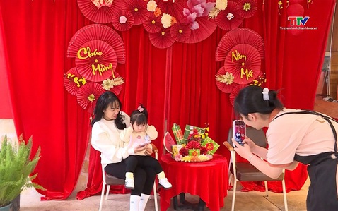 Nhiều cơ sở kinh doanh dịch vụ mở cửa đầu năm