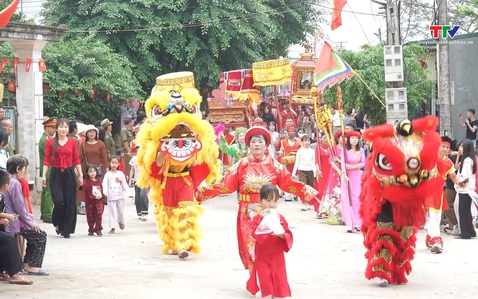 Sôi nổi lễ hội Đình Cơm Thi tại xã Hoạt Giang