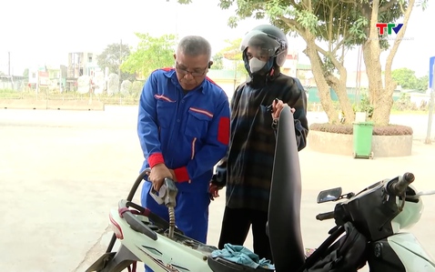 Xuất khẩu xăng dầu giảm sâu, nhập khẩu tăng mạnh phục vụ sản xuất