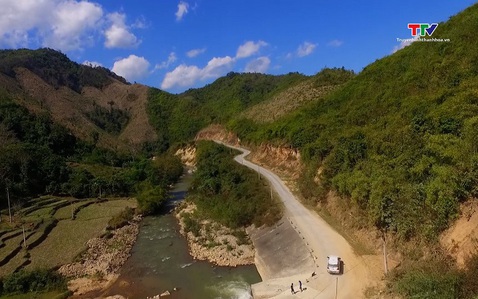 Mở đường lên những bản Mông