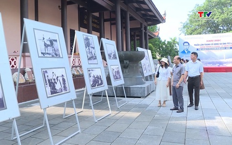 Triển lãm "Hành trình lý tưởng và niềm tin" - Điểm hẹn văn hóa thu hút đông đảo người dân