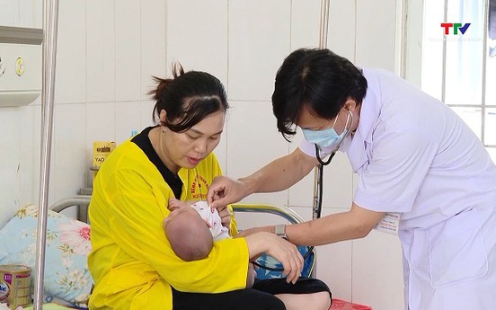 Khẩn trương rà soát, tổ chức tiêm bù vaccine sởi cho trẻ chưa được tiêm