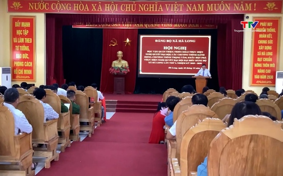 Trao huy hiệu Đảng và quán triệt, triển khai thực hiện Nghị quyết Đại hội đại biểu Đảng bộ xã Hà Long lần thứ I, nhiệm kỳ 2025 – 2030