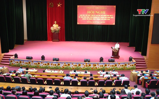 Thường trực Tỉnh ủy làm việc với Thuế tỉnh và Chi cục Hải quan khu vực X